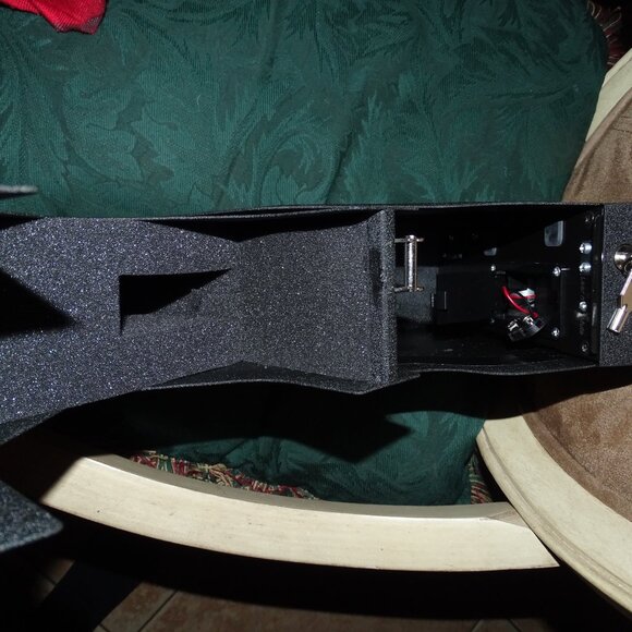 Biometric Gun Safe Keys or Fingerprint Dropdown Safe - Picture 4 of 16